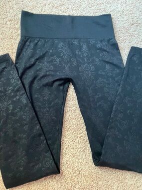 French Laundry Black Textured Knit Fleece Pants
